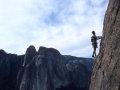 Premier contact avec le granit californien dans une voie d'entrainement