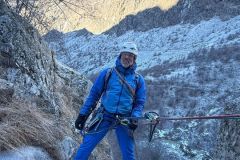 Descente en 2 rappels dans la branche de droite