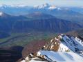 Presque 1900m plus bas, la plaine alluviale du Valbonnais, son village et le plan d'eau