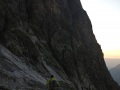 Arrivée en vue de la longue cheminée qui marque le début de l'escalade