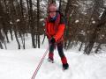 La neige s'étant bien humidifiée, on préfère descendre en rappel dans les arbres que  pedibus dans le couloir !