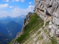 La sente qui depuis le bas du Col des Deux-Sœurs conduit au départ du Spigolo de la Grande Sœur-Agathe !