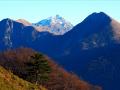 Au premier plan et de gauche à droite, le Chamoux, la Croix de Rougny et le Gargas