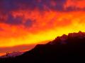 Retour à la maison avec un magnifique coucher de soleil ! Un peu à droite au centre, minuscules, les Tenailles de Montbrison