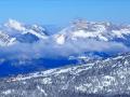 Au premier plan Chamrousse et le massif de la Charteuse en toile de fond