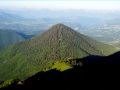 La pyramide parfaite de la Montagne de Roussillon