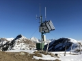 L'antenne au sommet du Colombier avec la pyramide du Gargas, le Grun de Saint-Maurice au centre et à droite Côte-Belle