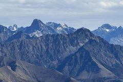 Les hauts sommets des Ecrins avec de gauche à droite, la Pointe du Vallon des Etages, l'Olan et le Sirac