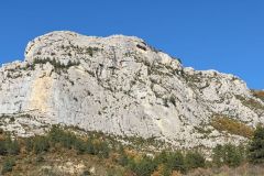 La face sud-est du Quiquillon où se déroulent la plupart des Grandes voies d'Orpierre