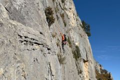 Une cordée dans la deuxième longueur de "Fleur de Lotus" depuis "Brasil"