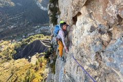 Steve dans la magnifique traversée de la quatrième longueur du "Ramier"