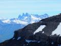 Au premier plan, la ceinture rocheuse du Grand Renaud avec en toile de fond les incontournables Aiguilles d'Arve