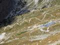 Les lacets du sentier sous le refuge de Temple Écrins