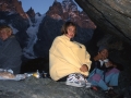 Bivouac à la Balme François Blanc, sur fond des faces nord du "Pelvoux" et du "Pic Sans Nom" (situé tout en haut de la moraine, ce cite propose plusieurs gros blocs pratiques pour le bivouac)