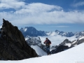 Au col de la Girose avec au fond les Ailefroides et les Bans