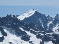 L'ambiance est haute-montagne avec ici les Ecrins au centre