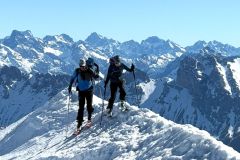 Le Massif des Ecrins en toile de fond