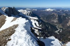 La corniche sommitale
