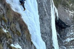 Belle gestuelle de Jordan pour cette première expérience en glace !