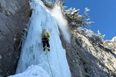 Un spindrift sur la droite de Clément
