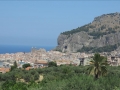 Cefalù est un petit village de pêcheurs qui s'inscrit dans un très beau cadre naturel, sur la côte tyrrhénienne, à environ 50 km de Palerme