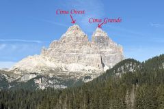 Le versant sud des Tre Cime di Lavaredo depuis le lac de Misurina