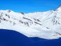 De gauche à droite, le Pic Blanc du Galibier, le col éponyme au centre  et le Grand Galibier