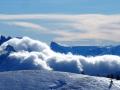 De gauche à droite, la Montagne de Faraut et le Plateau de Bure