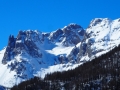 De gauche à droite : les Tenailles et le Pic de Montbrison