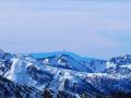 Au centre au loin, le Ventoux