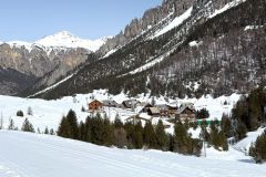L'arrivée au hameau du Laus