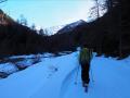 Sur la piste de ski de fond le long du torrent de la Rouanne