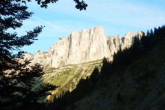 Les Rochers du Parquet depuis le sentier du Col de l'Aupet