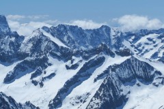 L'Olan et à droite l'Aiguille d'Olan