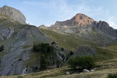De gauche à droite : Roche Robert et les Arêtes de la Bruyère
